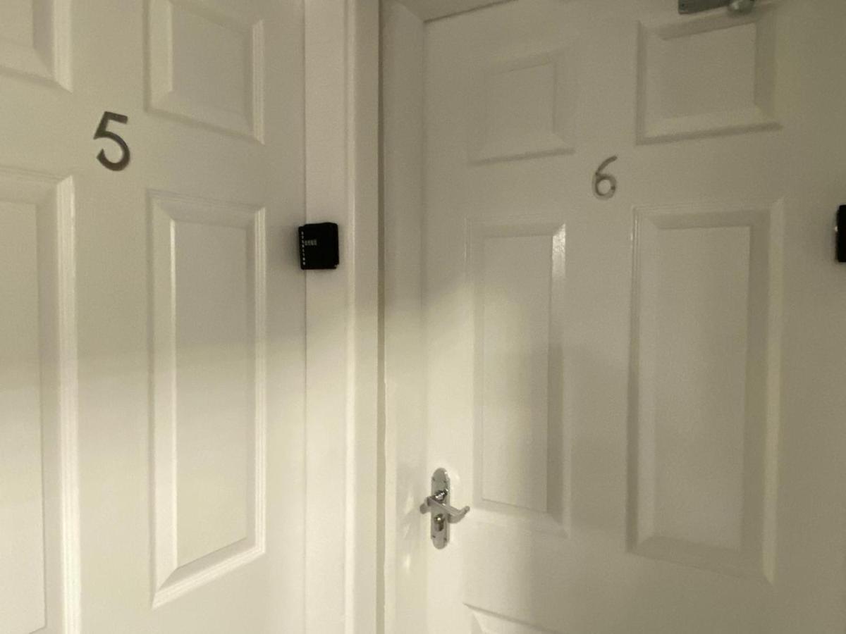 Brownlows Inn Rooms Formerly Riley'S Rooms 리버풀 외부 사진